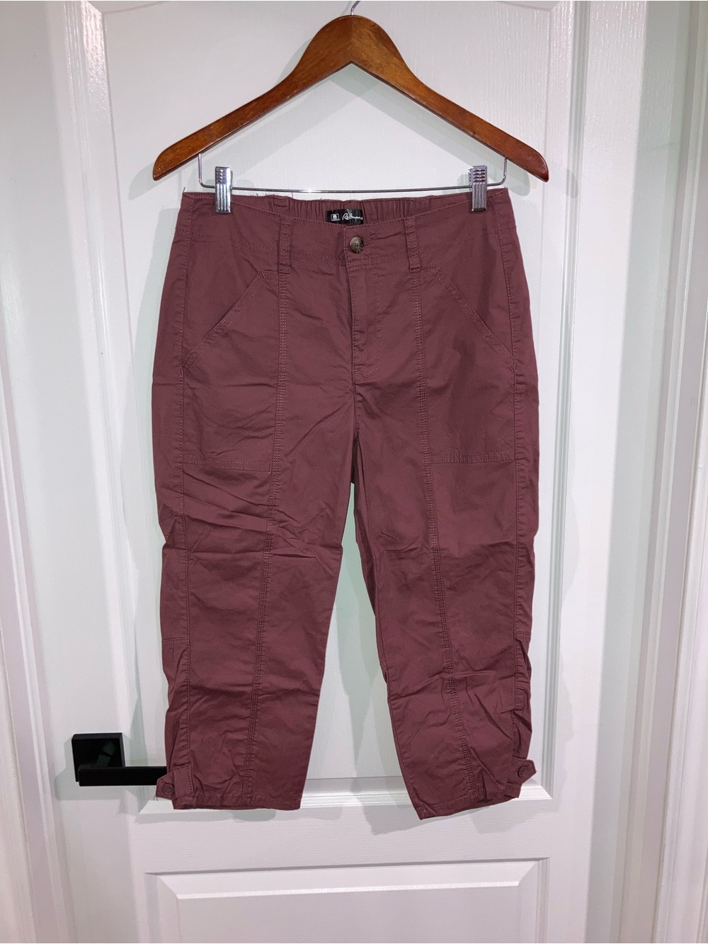 Reitmans Burgundy Capri Pants - size 4